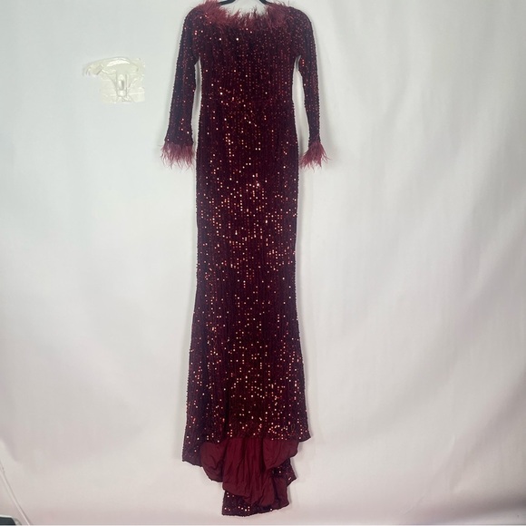 Miss Ord Women’s Off Shoulder Long Sleeve Wine Sequin Velvet Dress Gown Sz M NWT - Picture 4 of 9